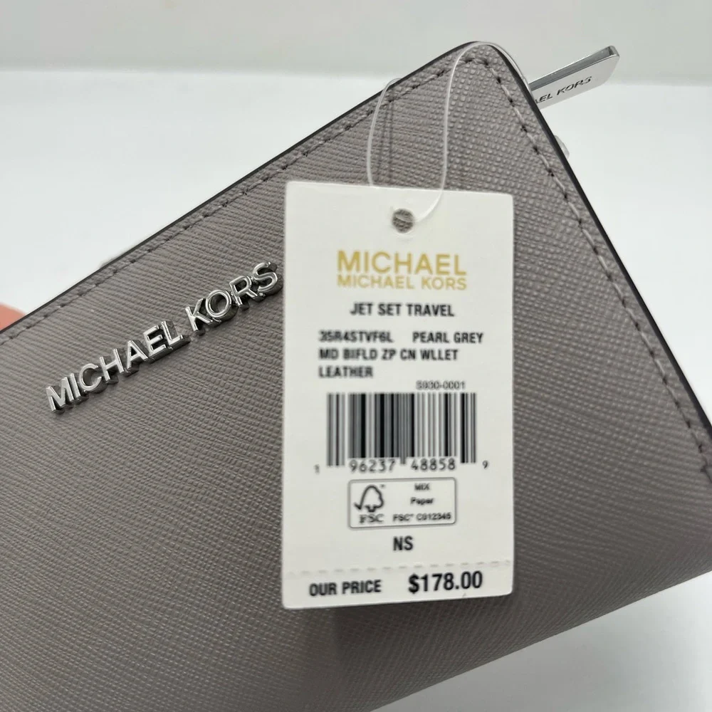 MICHAEL KORS Medium Saffiano Leather Bifold Zip CN Wallet Pearl Grey  NWT